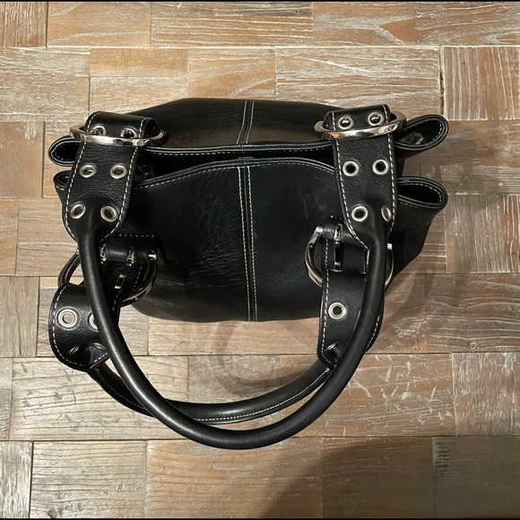 Clarks Pebbled Leather Bucket Bag🖤 - Picture 5 of 12